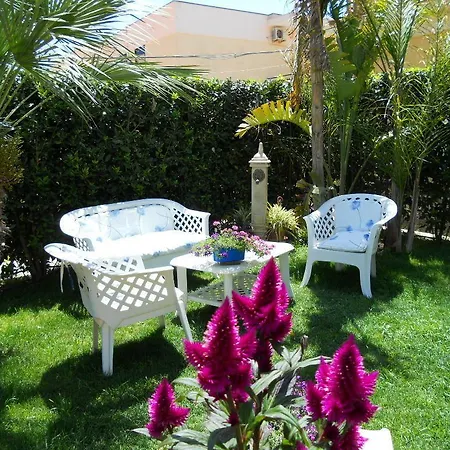 Ansise Bed & Breakfast 3*